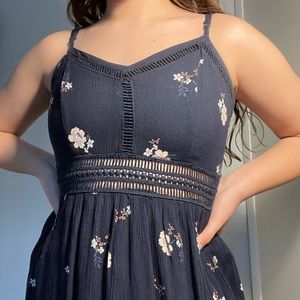 Abercrombie and Fitch Navy Floral Dress 🌸